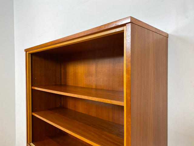 WMK I Stilvoller und gut erhaltener Mid-Century Bücherschrank aus 1965 von PGH Wohnkultur mit Schubladen