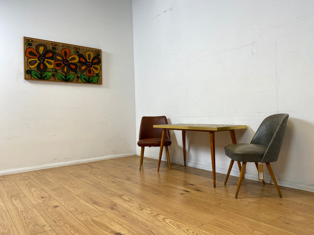 Kultiger hoher Mid-Century Couchtisch mit Mosaik Fliesen und konischen Füßen