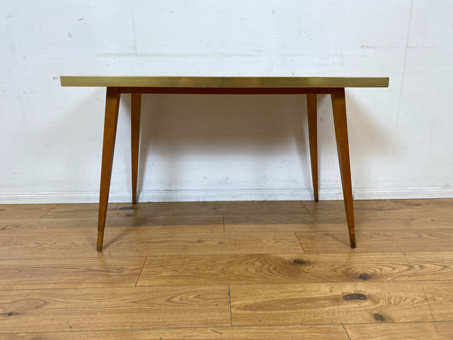 Kultiger hoher Mid-Century Couchtisch mit Mosaik Fliesen und konischen Füßen