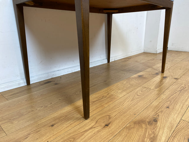 Stilvoller und sehr gut erhaltener Mid-Century Esstisch mit pflegeleichter Resopal Tischplatte I Tisch Esszimmertisch Küchentisch Kitchen Dining Table Vintage Retro 60er 70er I