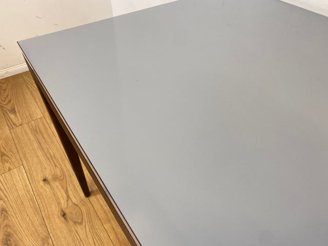 Stilvoller und sehr gut erhaltener Mid-Century Esstisch mit pflegeleichter Resopal Tischplatte I Tisch Esszimmertisch Küchentisch Kitchen Dining Table Vintage Retro 60er 70er I