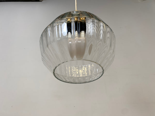 Elegante Mid-Century Hängelampe mit fein facettiertem Glas