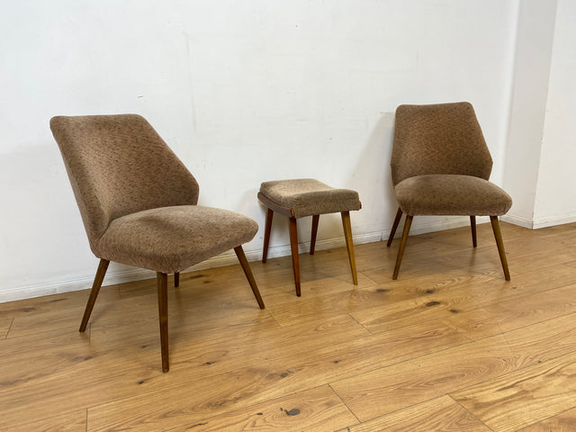 WMK I Versand I Formschöner und bequemer Mid-Century Hocker mit braunem Originalbezug und konischen Füßen
