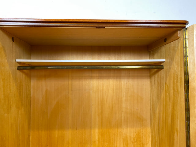 Sehr schöner und perfekt aufgeteilter Mid-Century Kleiderschrank aus 1960 mit Schubladen I Schrank Schlafzimmerschrank Wäscheschrank Wardrobe Vintage 50er 60er Rockabilly I