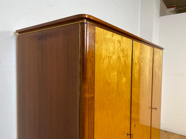 Sehr schöner und perfekt aufgeteilter Mid-Century Kleiderschrank aus 1960 mit Schubladen I Schrank Schlafzimmerschrank Wäscheschrank Wardrobe Vintage 50er 60er Rockabilly I