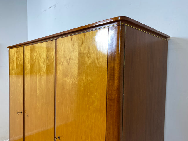 Sehr schöner und perfekt aufgeteilter Mid-Century Kleiderschrank aus 1960 mit Schubladen I Schrank Schlafzimmerschrank Wäscheschrank Wardrobe Vintage 50er 60er Rockabilly I