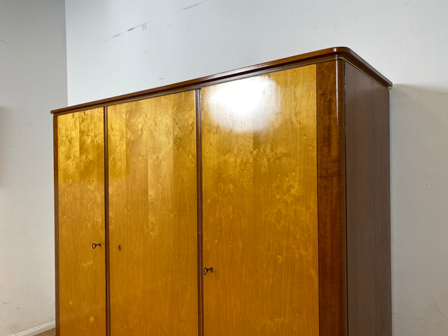 Sehr schöner und perfekt aufgeteilter Mid-Century Kleiderschrank aus 1960 mit Schubladen I Schrank Schlafzimmerschrank Wäscheschrank Wardrobe Vintage 50er 60er Rockabilly I