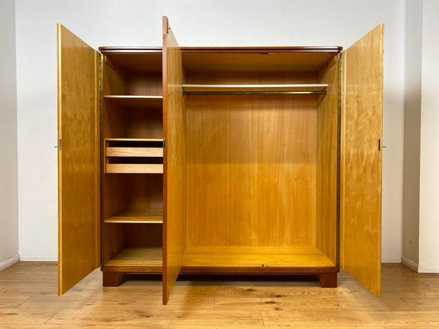 Sehr schöner und perfekt aufgeteilter Mid-Century Kleiderschrank aus 1960 mit Schubladen I Schrank Schlafzimmerschrank Wäscheschrank Wardrobe Vintage 50er 60er Rockabilly I