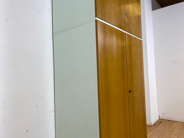 I Retro pur I Sehr schöner großer Mid-Century Kleiderschrank aus 1967 mit Aufsatz I Schrank Schlafzimmerschrank Garderobe Wardrobe Flurschrank 60er 70er Vintage DDR I