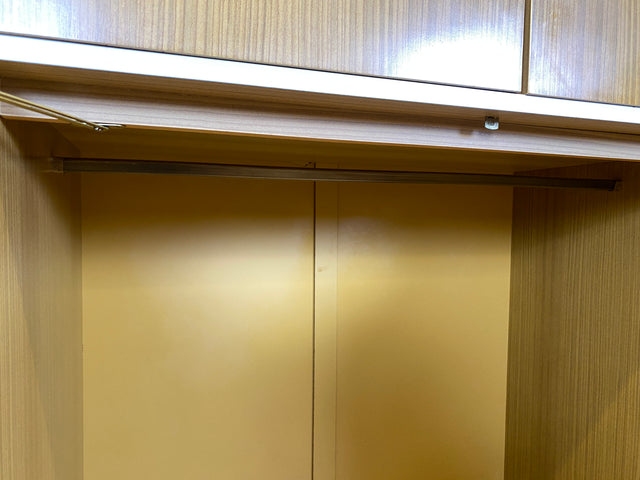 I Retro pur I Sehr schöner großer Mid-Century Kleiderschrank aus 1967 mit Aufsatz I Schrank Schlafzimmerschrank Garderobe Wardrobe Flurschrank 60er 70er Vintage DDR I