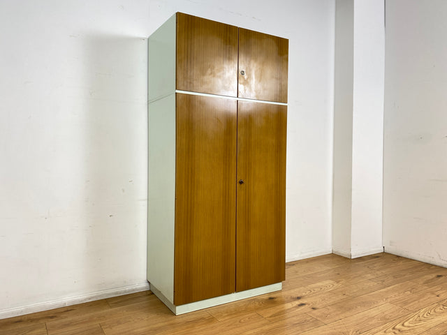 I Retro pur I Sehr schöner großer Mid-Century Kleiderschrank aus 1967 mit Aufsatz I Schrank Schlafzimmerschrank Garderobe Wardrobe Flurschrank 60er 70er Vintage DDR I