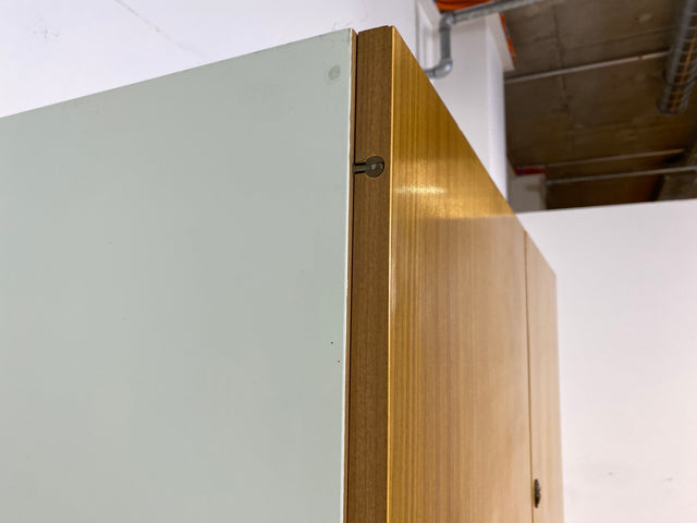 I Retro pur I Sehr schöner großer Mid-Century Kleiderschrank aus 1967 mit Aufsatz I Schrank Schlafzimmerschrank Garderobe Wardrobe Flurschrank 60er 70er Vintage DDR I