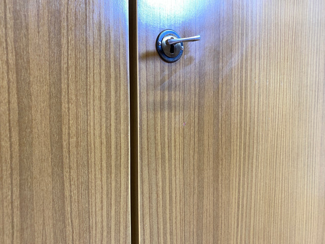 I Retro pur I Sehr schöner großer Mid-Century Kleiderschrank aus 1967 mit Aufsatz I Schrank Schlafzimmerschrank Garderobe Wardrobe Flurschrank 60er 70er Vintage DDR I