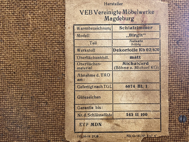 I Retro pur I Sehr schöner großer Mid-Century Kleiderschrank aus 1967 mit Aufsatz I Schrank Schlafzimmerschrank Garderobe Wardrobe Flurschrank 60er 70er Vintage DDR I