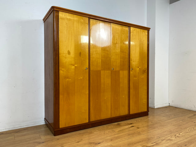 Hochwertiger und perfekt aufgeteilter großer Mid-Century Kleiderschrank aus vollem Holz I Schrank Schlafzimmerschrank Wäscheschrank Wardrobe 50er 60er Retro Vintage I