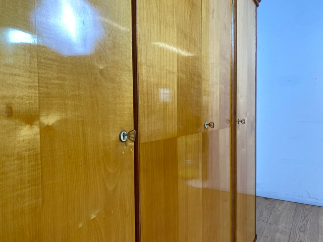 Hochwertiger und perfekt aufgeteilter großer Mid-Century Kleiderschrank aus vollem Holz I Schrank Schlafzimmerschrank Wäscheschrank Wardrobe 50er 60er Retro Vintage I