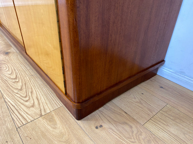 Hochwertiger und perfekt aufgeteilter großer Mid-Century Kleiderschrank aus vollem Holz I Schrank Schlafzimmerschrank Wäscheschrank Wardrobe 50er 60er Retro Vintage I