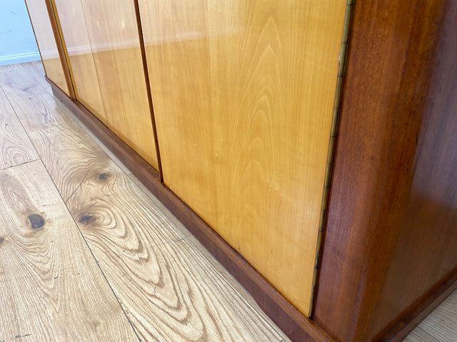 Hochwertiger und perfekt aufgeteilter großer Mid-Century Kleiderschrank aus vollem Holz I Schrank Schlafzimmerschrank Wäscheschrank Wardrobe 50er 60er Retro Vintage I