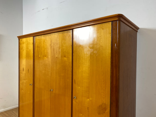 Hochwertiger und perfekt aufgeteilter großer Mid-Century Kleiderschrank aus vollem Holz I Schrank Schlafzimmerschrank Wäscheschrank Wardrobe 50er 60er Retro Vintage I