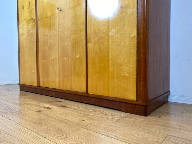 Hochwertiger und perfekt aufgeteilter großer Mid-Century Kleiderschrank aus vollem Holz I Schrank Schlafzimmerschrank Wäscheschrank Wardrobe 50er 60er Retro Vintage I