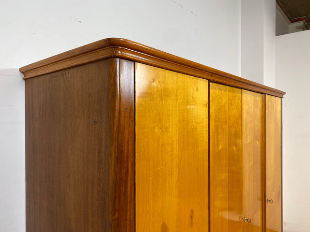 Hochwertiger und perfekt aufgeteilter großer Mid-Century Kleiderschrank aus vollem Holz I Schrank Schlafzimmerschrank Wäscheschrank Wardrobe 50er 60er Retro Vintage I