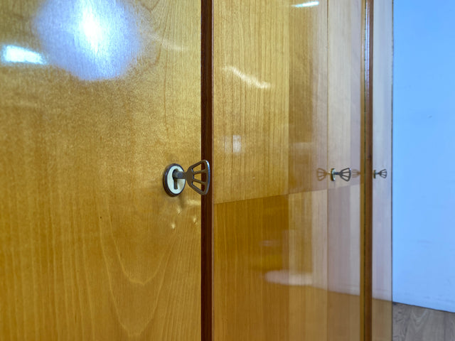 Hochwertiger und perfekt aufgeteilter großer Mid-Century Kleiderschrank aus vollem Holz I Schrank Schlafzimmerschrank Wäscheschrank Wardrobe 50er 60er Retro Vintage I