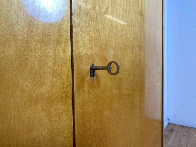 Schöner heller Mid-Century Kleiderschrank in Eiche auf neuen Metallfüßen mit Aufsatz I Schrank Wäscheschrank Schlafzimmerschrank Flurschrank Garderobenschrank Vintage 60er I