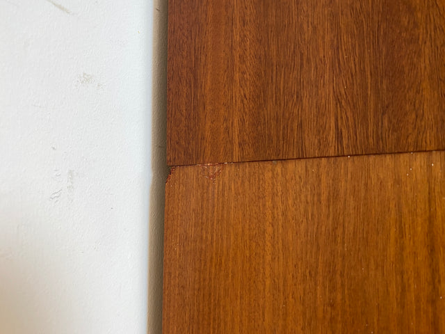 Sehr schöner und geräumiger Mid-Century Kleiderschrank mit Aufsatz und Kleiderstange I Schrank Schlafzimmerschrank Wäscheschrank Wardrobe 60er 70er Vintage Retro I
