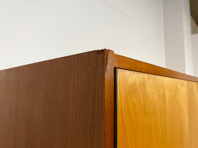 Sehr schöner und geräumiger Mid-Century Kleiderschrank mit Aufsatz und Kleiderstange I Schrank Schlafzimmerschrank Wäscheschrank Wardrobe 60er 70er Vintage Retro I
