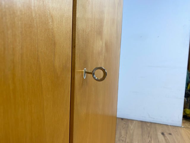 Sehr schöner und geräumiger Mid-Century Kleiderschrank mit Aufsatz und Kleiderstange I Schrank Schlafzimmerschrank Wäscheschrank Wardrobe 60er 70er Vintage Retro I