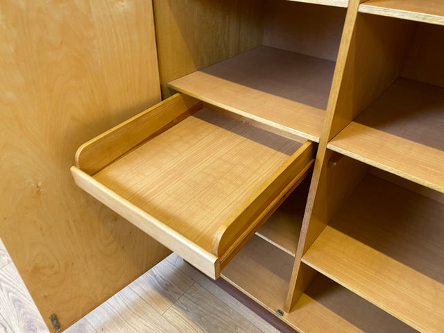 Minimalistischer & geräumiger Mid-Century Kleiderschrank aus 1966 mit Schublade und Böden I Schrank Schlafzimmerschrank Wäscheschrank Garderobe Wardrobe Retro Vintage 60er I
