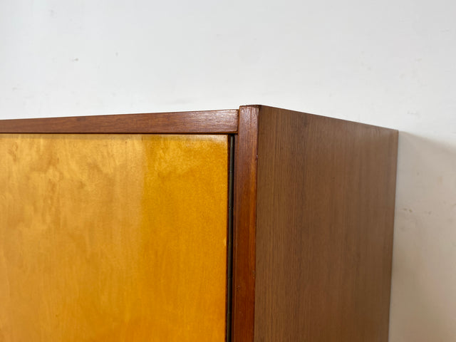 Minimalistischer & geräumiger Mid-Century Kleiderschrank aus 1966 mit Schublade und Böden I Schrank Schlafzimmerschrank Wäscheschrank Garderobe Wardrobe Retro Vintage 60er I