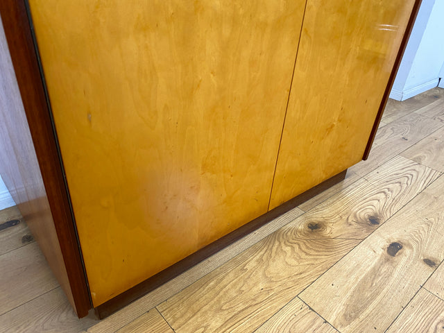 Minimalistischer & geräumiger Mid-Century Kleiderschrank aus 1966 mit Schublade und Böden I Schrank Schlafzimmerschrank Wäscheschrank Garderobe Wardrobe Retro Vintage 60er I