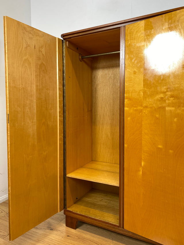Stilvoller und gut erhaltener Mid-Century Kleiderschrank mit guter Aufteilung I Schrank Schlafzimmerschrank Wäscheschrank Wardrobe Rockabilly Vintage 50er 60er Retro I