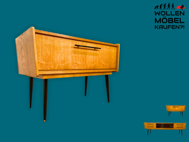 Formschöne Mid-Century Kommode in Eiche mit konischen Füßen und stilvollen Messinggriff I Sideboard Schrank Fernsehbank Lowboard TV Bank Board Vintage Retro 60er 70er I