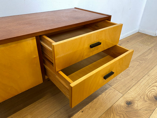 Stilvolles und gut erhaltenes Mid-Century Lowboard mit Schubladen und Originalgriffen