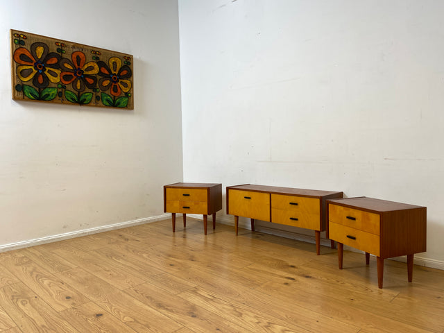 Stilvolles und gut erhaltenes Mid-Century Lowboard mit Schubladen und Originalgriffen