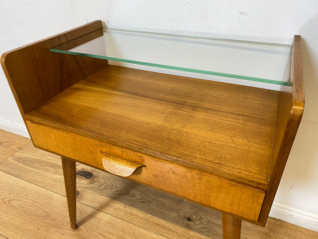 WMK I Formschöner und sehr gut erhaltener Mid-Century Nachttisch mit Schublade & Glas Ablage I Nachtkommode Nachtschrank Nachtschränkchen Kommode Beistelltisch 50er 60er Vintage I Berlin Köln Bremen