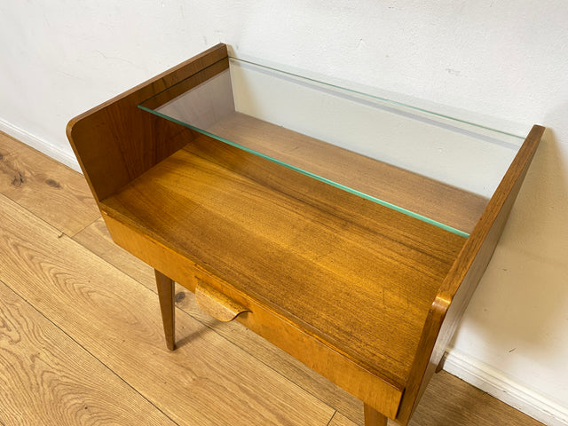 WMK I Formschöner und sehr gut erhaltener Mid-Century Nachttisch mit Schublade & Glas Ablage I Nachtkommode Nachtschrank Nachtschränkchen Kommode Beistelltisch 50er 60er Vintage I Berlin Köln Bremen