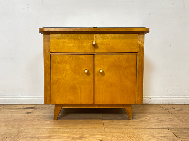 WMK I 1/2 Stilvoller Mid-Century Nachttisch mit Schubladen, Glasauflage und Originalgriffen
