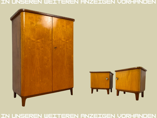 WMK I 1/2 Formschöner Mid-Century Nachttisch aus vollem Holz mit Schubladen & Messinggriff