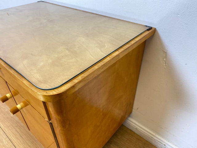 WMK I 1/2 Stilvoller Mid-Century Nachttisch mit Schubladen, Glasauflage und Originalgriffen