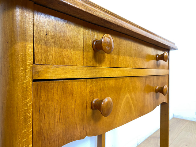 Schöne und sehr gut erhaltene Mid-Century Nähkommode aus vollem Holz mit Schubladen und Holzgriffen I Kommode Ablage Flurkommode Nähtisch Schminktisch Beistelltisch Vintage I