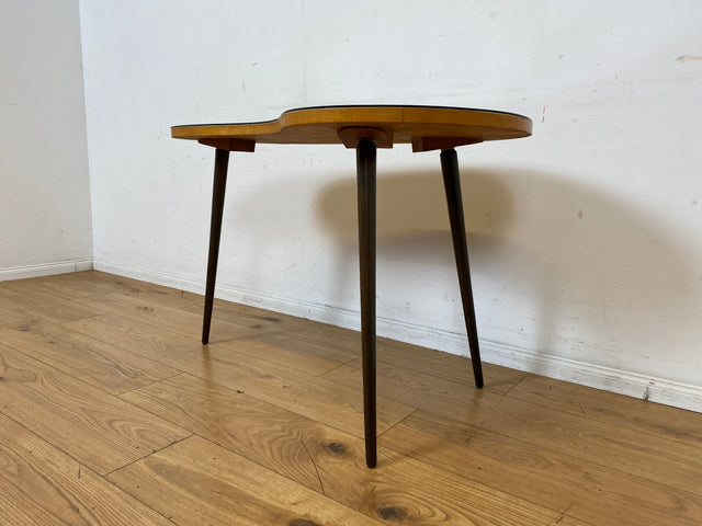 Formschöner und sehr gut erhaltener Mid-Century Nierentisch mit abnehmbarer Glasauflage & konischen Tischbeinen I Couchtisch Wohnzimmertisch Coffee Table 50er 60er Vintage I