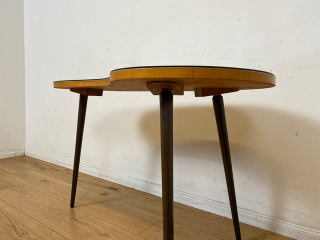 Formschöner und sehr gut erhaltener Mid-Century Nierentisch mit abnehmbarer Glasauflage & konischen Tischbeinen I Couchtisch Wohnzimmertisch Coffee Table 50er 60er Vintage I