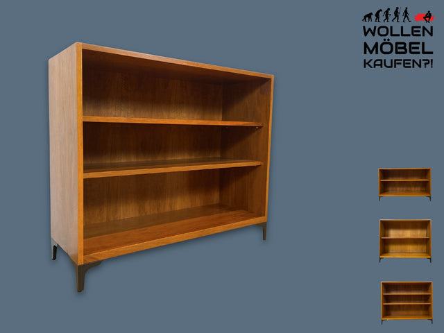Sehr schönes niedriges Mid-Century Regal in Nussbaum auf neuen Metallfüßen I Bücherschrank Bücherregal Holzregal Bookshelf Küchenregal Badregal Sideboard Vintage 60er I