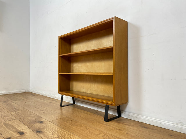 Hochwertiges Mid-Century Regal aus vollem Holz mit verstellb. Regalböden & neuen Metallfüßen