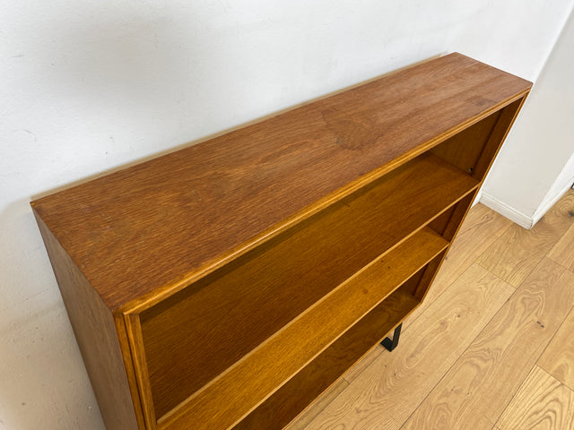 Hochwertiges Mid-Century Regal aus vollem Holz mit verstellbaren Regalböden & neuen Metallfüßen I Holzregal Bücherregal Bücherschrank Küchenregal Regalwand Vintage Retro 60er I