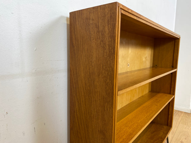 Hochwertiges Mid-Century Regal aus vollem Holz mit verstellbaren Regalböden & neuen Metallfüßen I Holzregal Bücherregal Bücherschrank Küchenregal Regalwand Vintage Retro 60er I