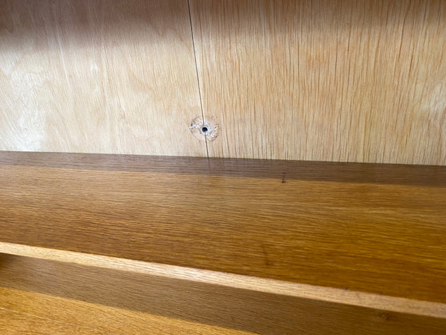 Hochwertiges Mid-Century Regal aus vollem Holz mit verstellbaren Regalböden & neuen Metallfüßen I Holzregal Bücherregal Bücherschrank Küchenregal Regalwand Vintage Retro 60er I